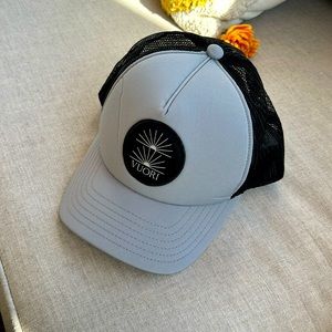 NEW 💕 VUORI Baseball Hat 🧢